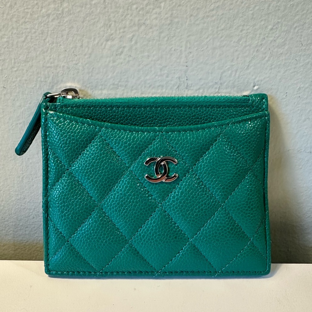 Chanel Caviar Zipped Card Holder